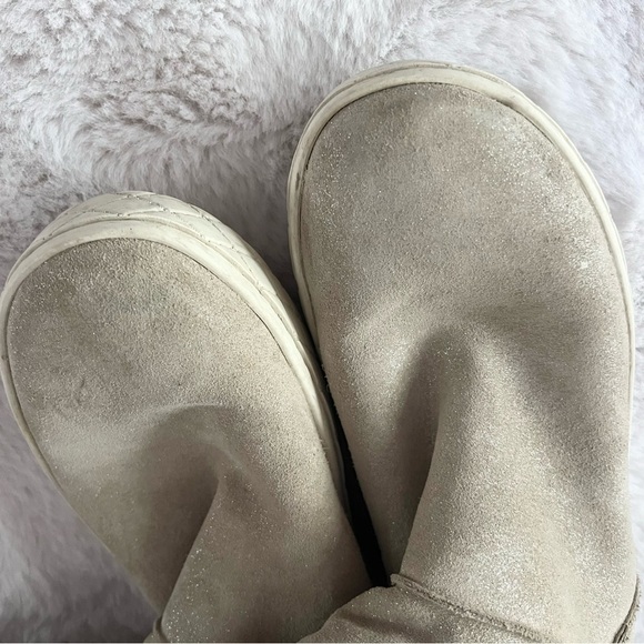 Moncler Suede Glitter Accent Winter Boots
Moncler Suede Boots - Picture 11 of 11